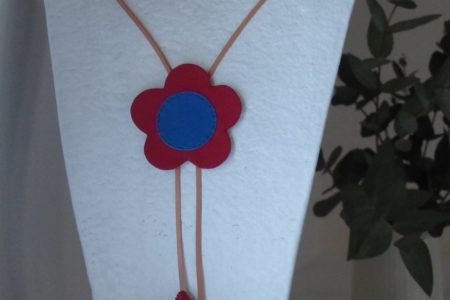 collier "cravatte"